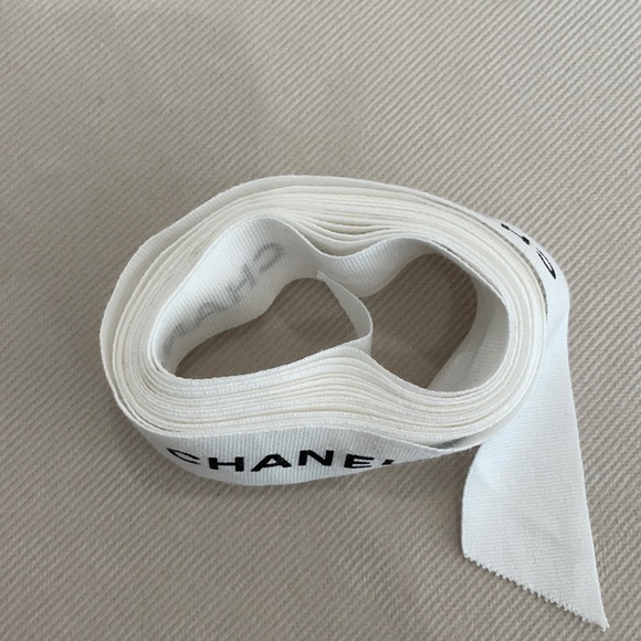Chanel Gift Ribbon 🎀 - Picture 3 of 4
